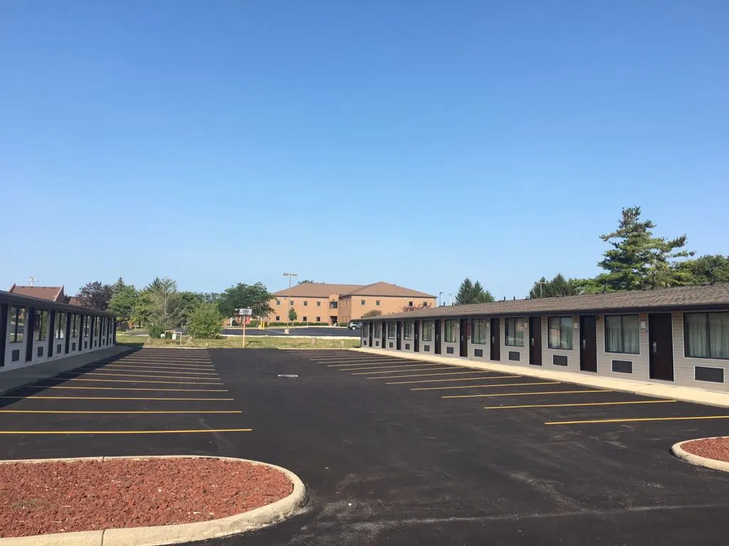 Super 9 Motel