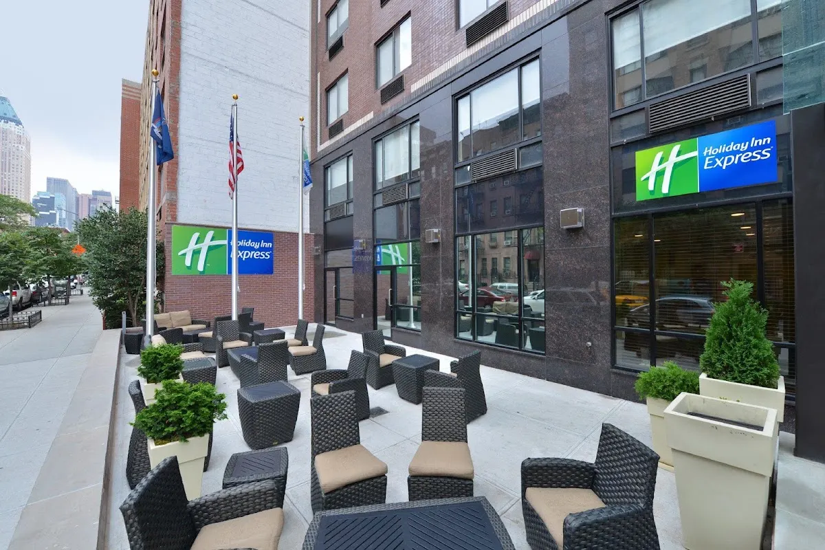 Holiday Inn Express Manhattan Midtown West by IHG