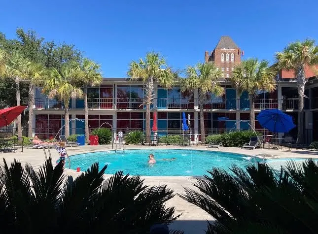 Mother Earth Motor Lodge