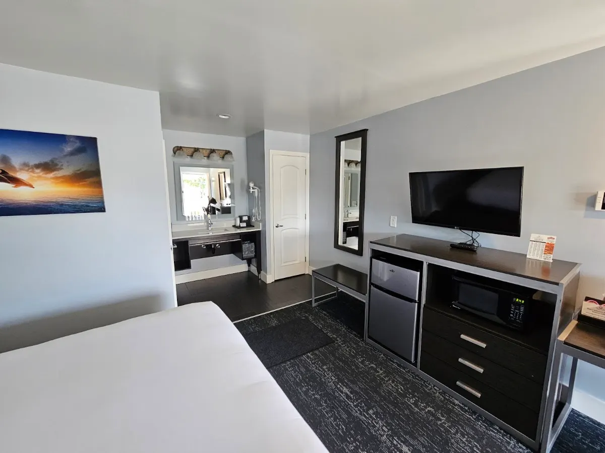 Monterey Fireplace Inn