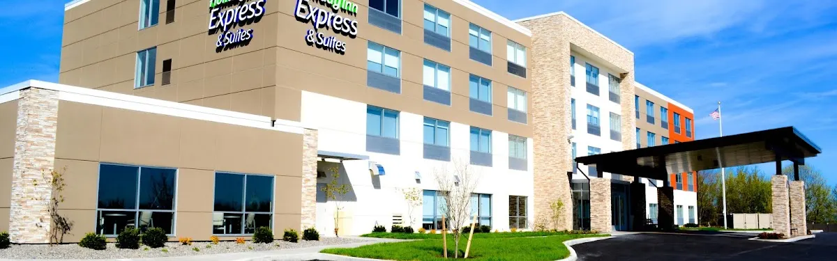 Holiday Inn Express & Suites Oswego by IHG