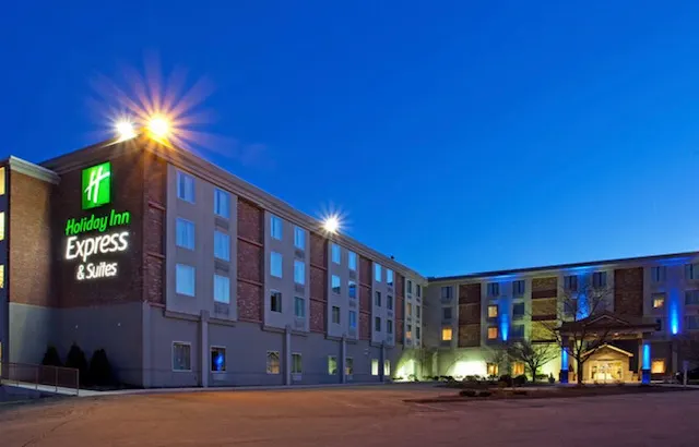 Holiday Inn Express & Suites Pittsburgh West Mifflin by IHG