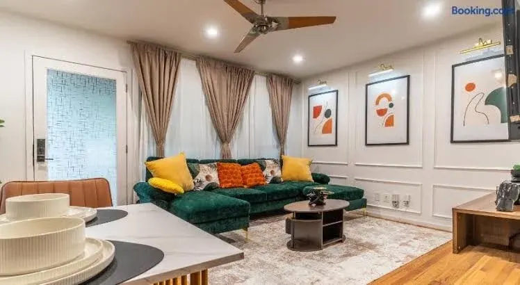 Special Offer! Cozy Luxe 2BR Getaway, Sleeps 4, Ideal for Business Travelers, Couples, Families, Near DT Raleigh