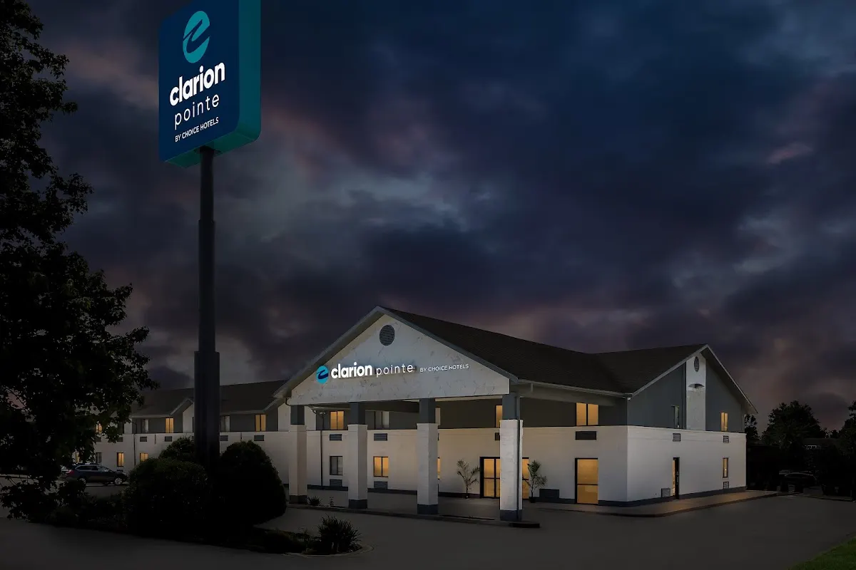 Clarion Pointe Springfield Southeast