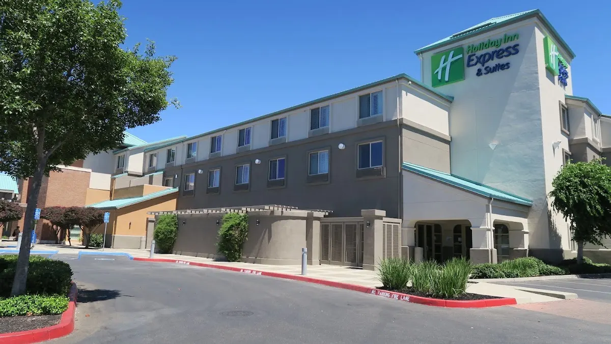 Holiday Inn Express & Suites Elk Grove Central - Hwy 99 by IHG