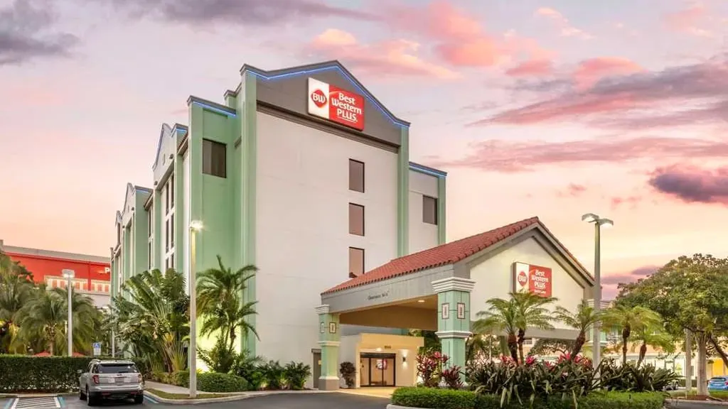 Best Western Plus Kendall Hotel & Suites