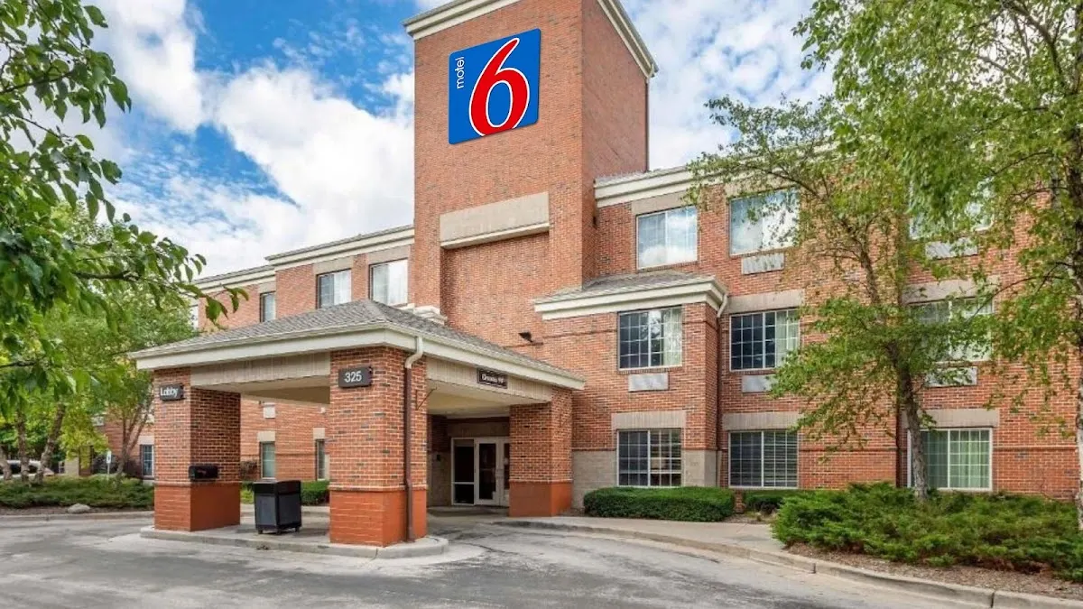 Motel 6 Suites Milwaukee Brookfield, WI