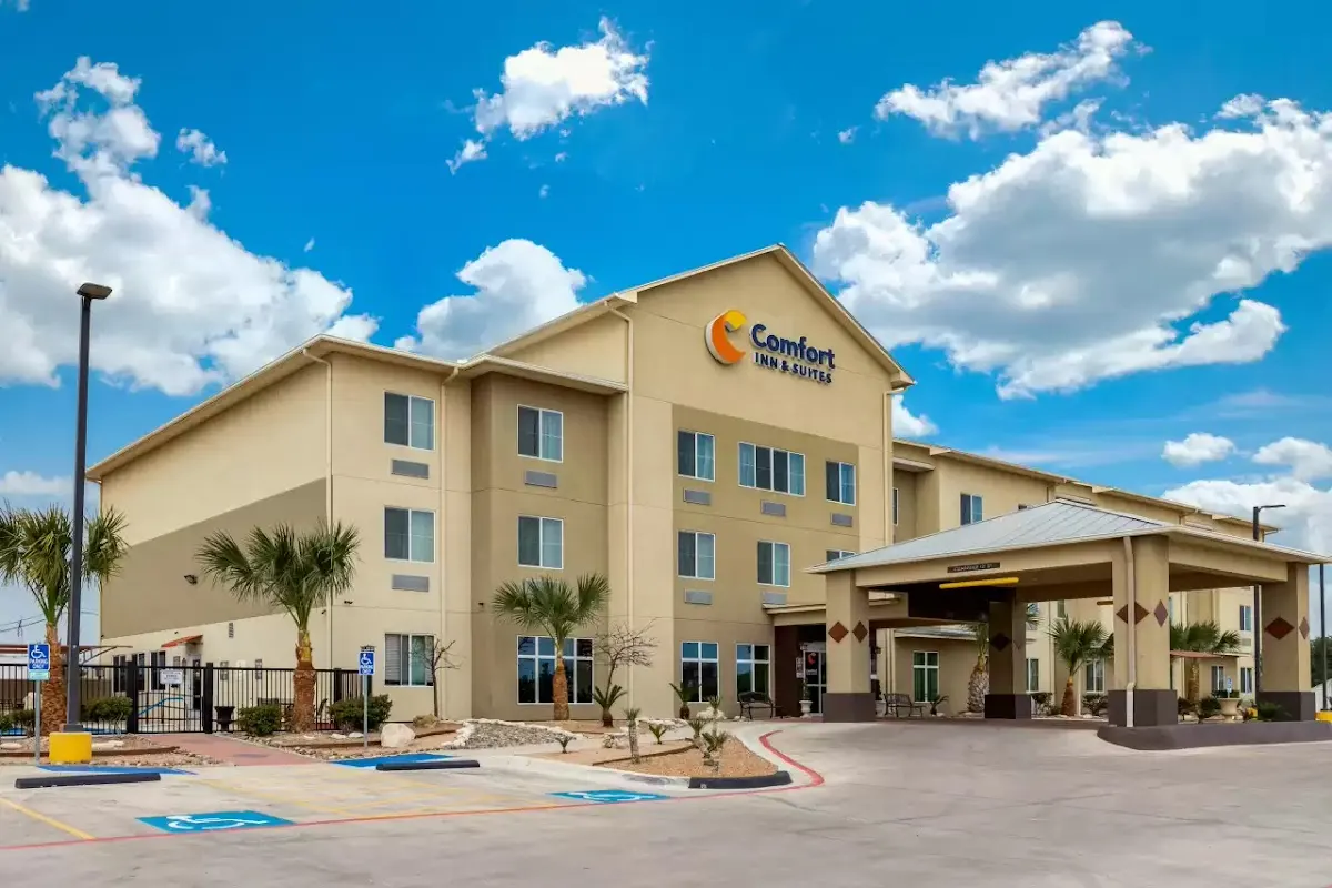 Comfort Inn & Suites Lakeside