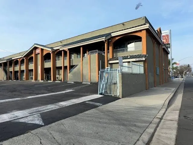 Corona Inn