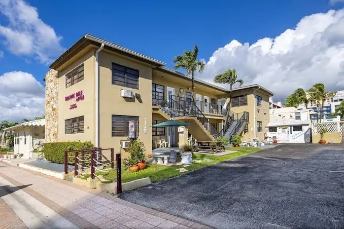Tropic Isle Hotel & Apts