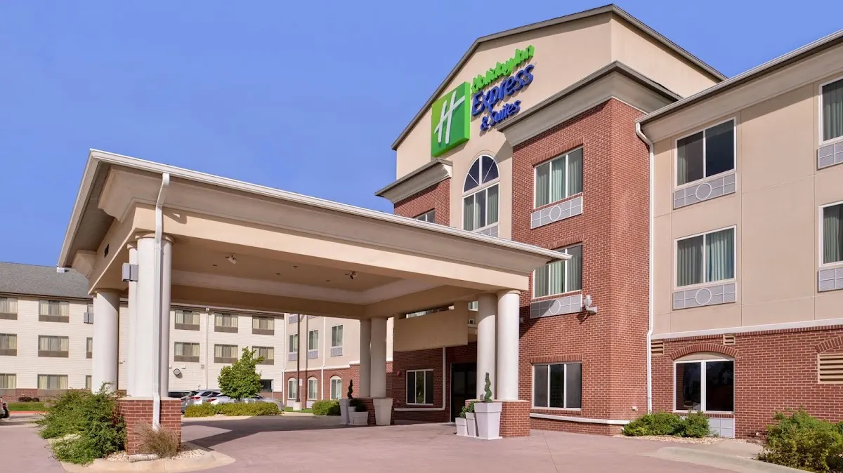 Holiday Inn Express & Suites Emporia Northwest by IHG