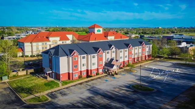 The Block Hotel Bentonville