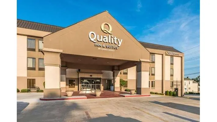Quality Inn & Suites Quincy - Downtown