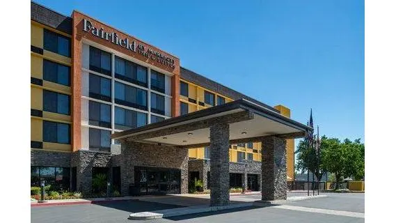 Fairfield by Marriott Inn & Suites Bakersfield Central