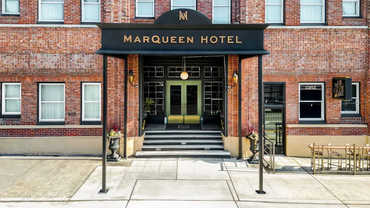 MarQueen Hotel