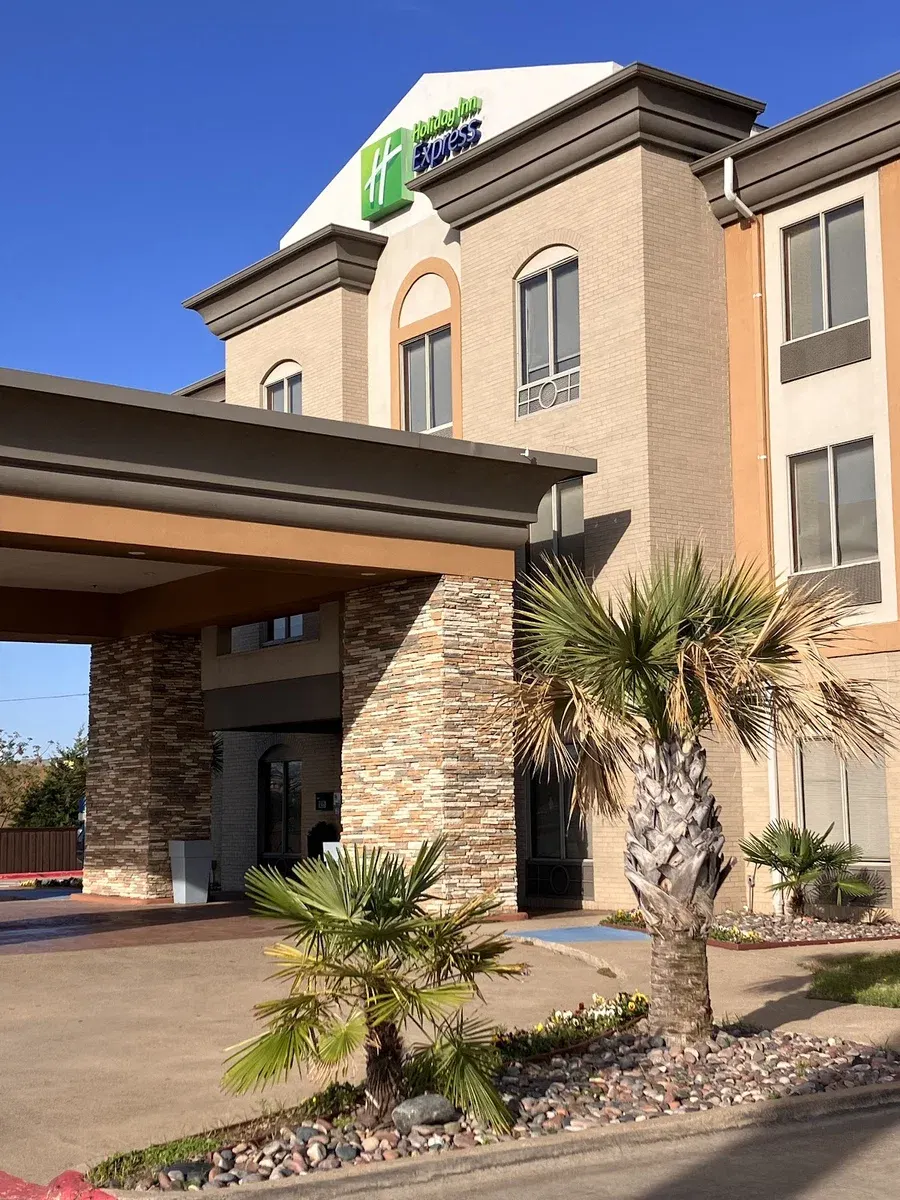 Holiday Inn Express & Suites Dallas - Duncanville by IHG