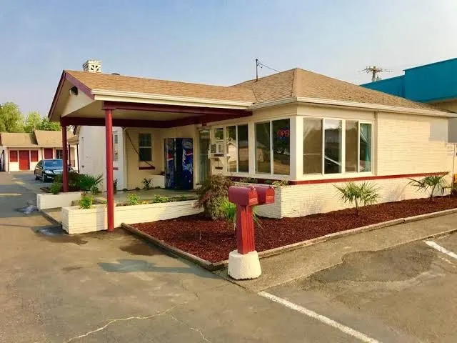 Travelers Inn