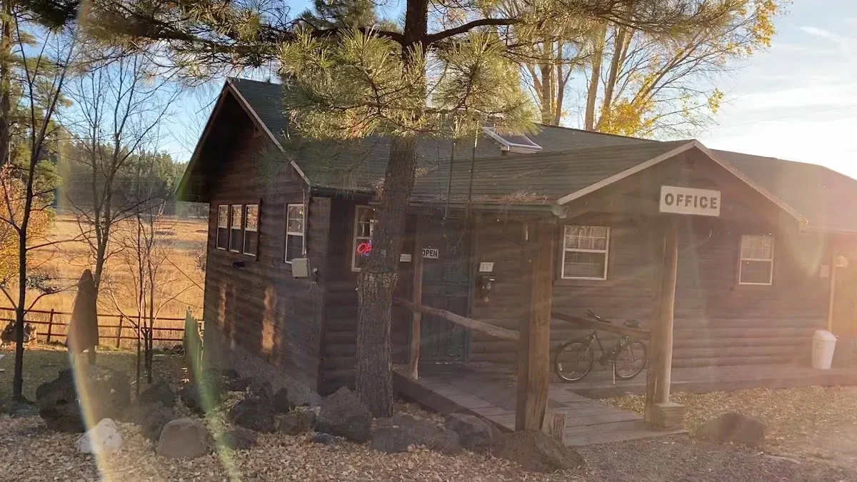 Nine Pines Motel