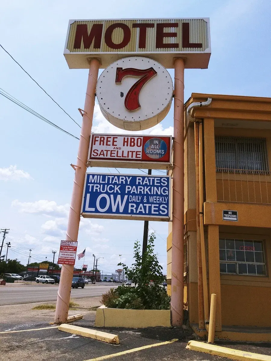 Motel 7