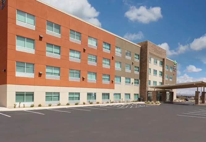 Holiday Inn Express & Suites El Paso North, an IHG Hotel