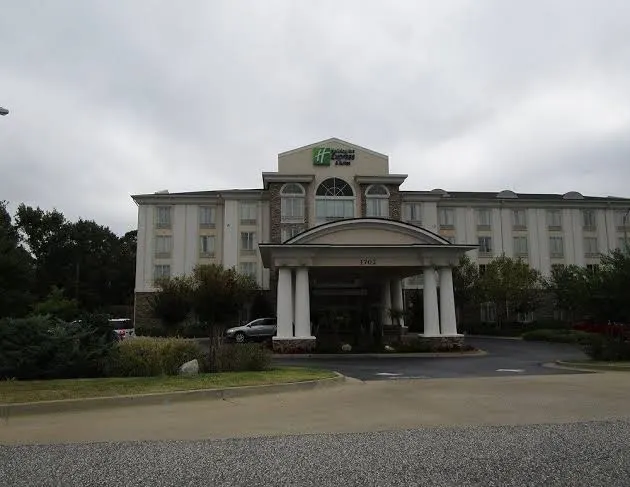 Holiday Inn Express & Suites Columbus - Ft Benning Maingate by IHG