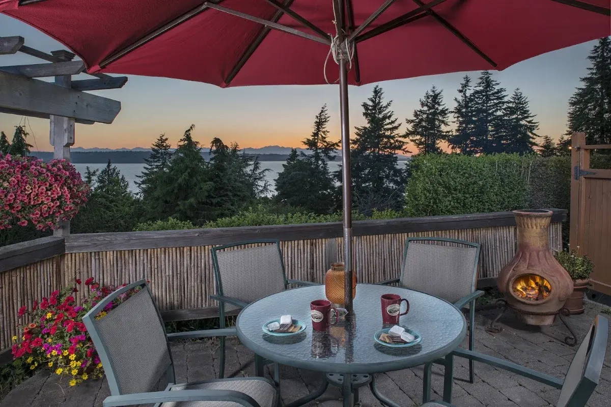 Three Tree Point Bed & Breakfast