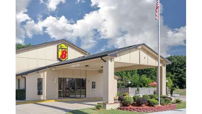 Super 8 by Wyndham Clarksville AR