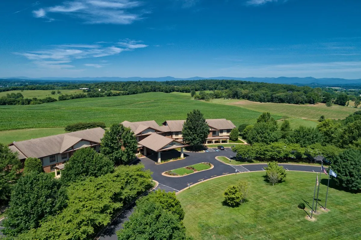 Round Hill Inn