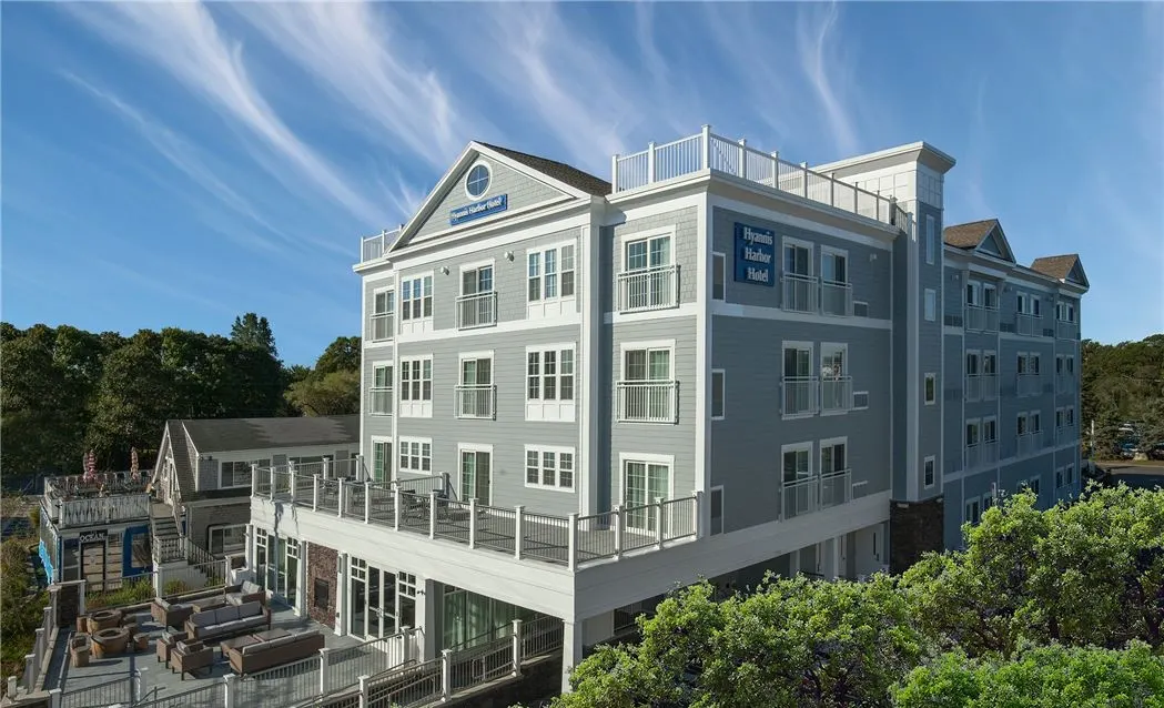 Hyannis Harbor Hotel