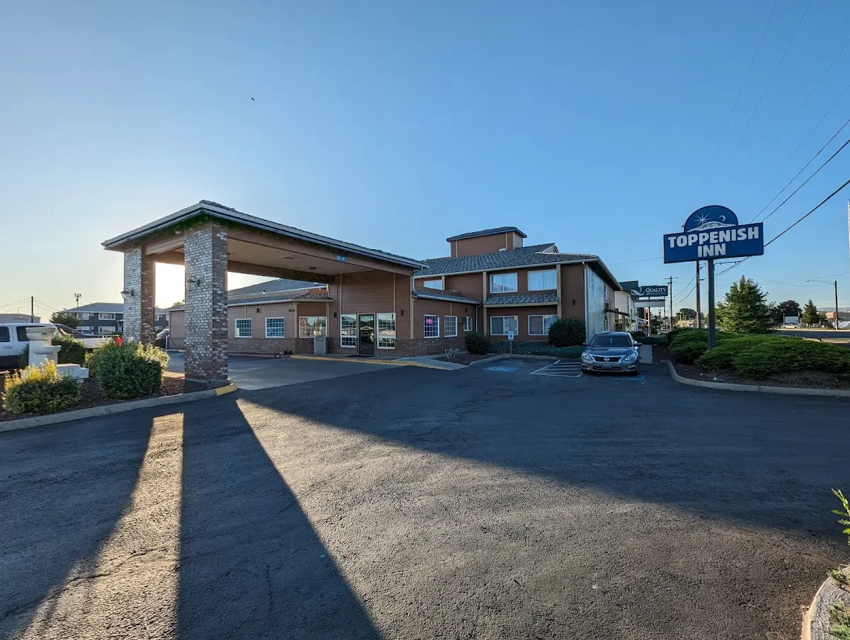 Toppenish Inn and Suites