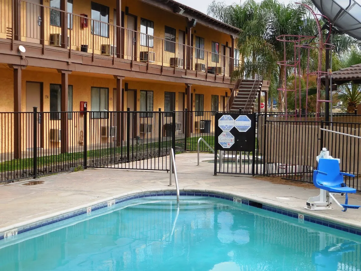 Best Economy Inn & Suites