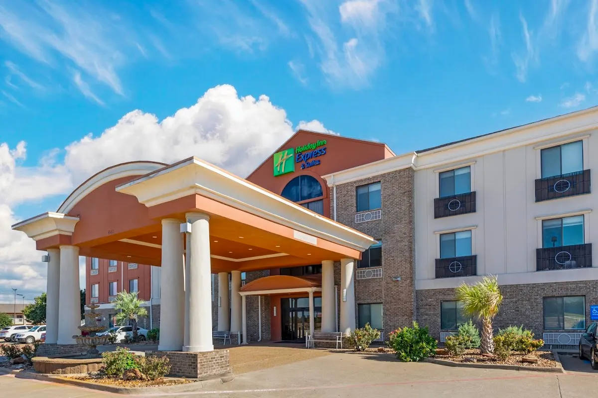 Holiday Inn Express & Suites Fairfield-North by IHG