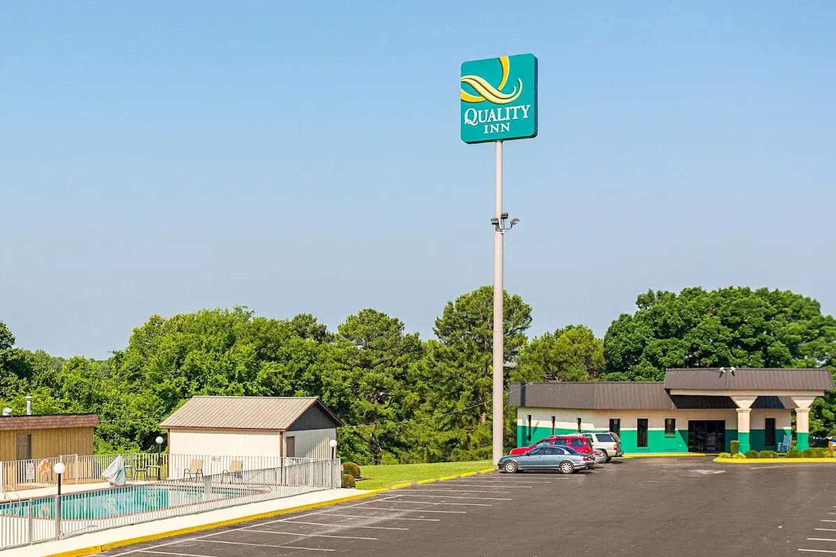 Quality Inn Hurricane Mills I-40