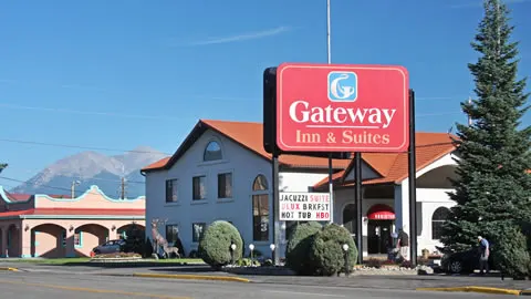 Gateway Inn & Suites