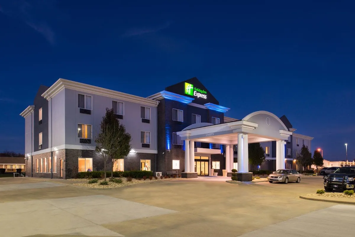 Holiday Inn Express & Suites Pittsburg by IHG