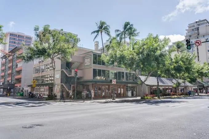 Kuhio Banyan Club