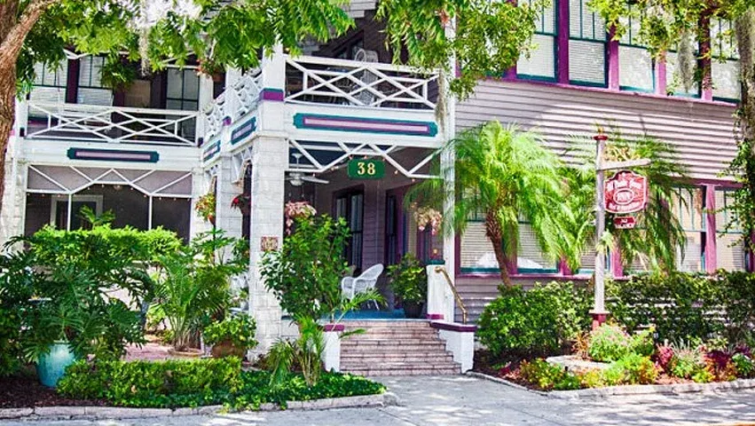 The Old Powder House Inn and Breakfast