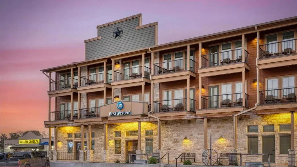 Best Western Bandera Suites & Saloon