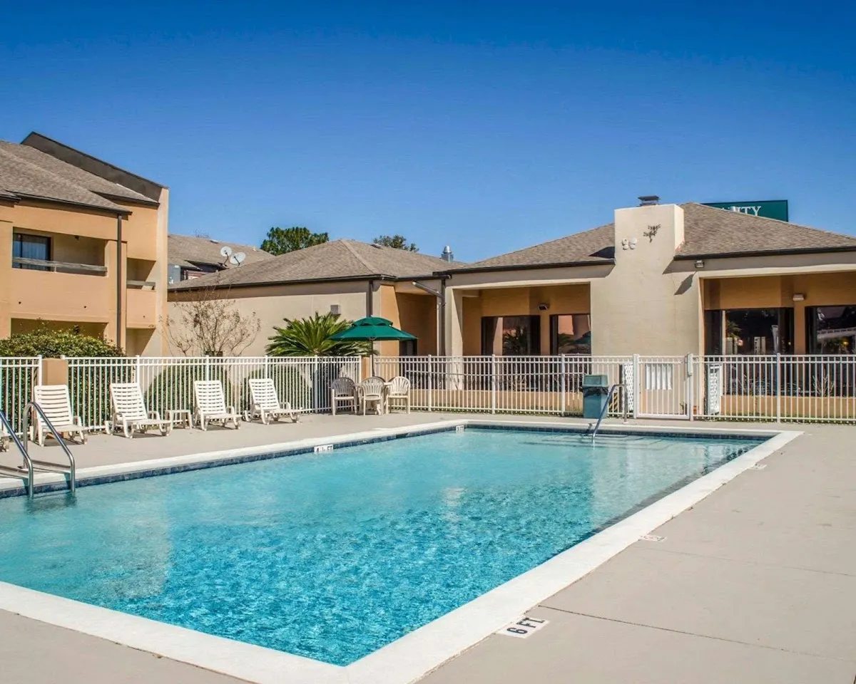 Quality Inn & Suites Pensacola Bayview
