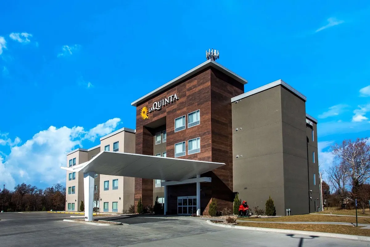 La Quinta Inn & Suites by Wyndham Pittsburg