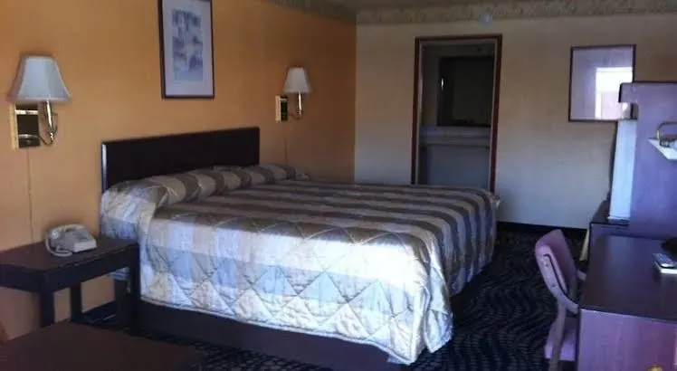 Delux Inn