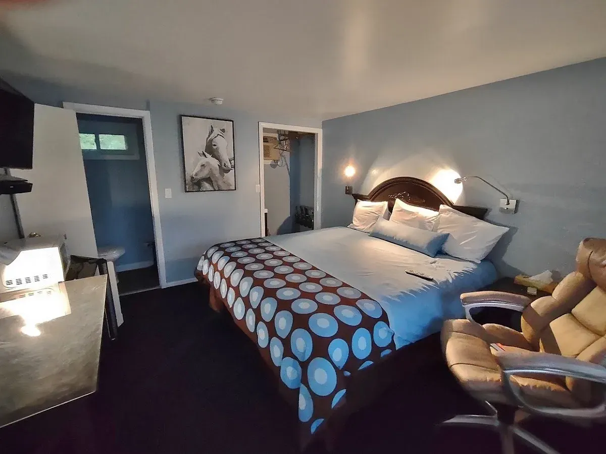 Hitching Post Country Motel