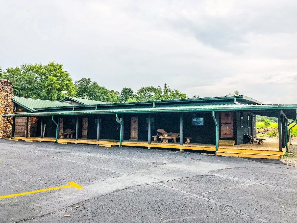 Samantha’s Timber Inn