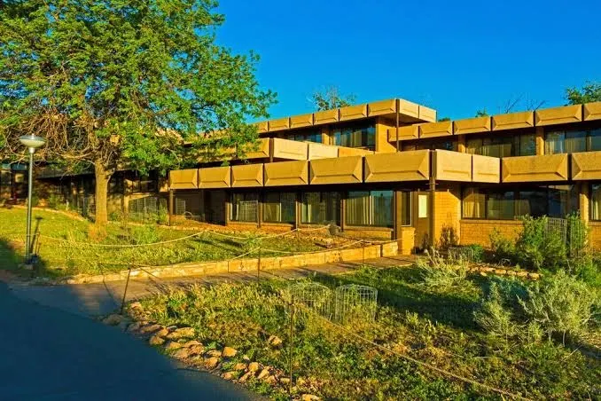 Thunderbird Lodge
