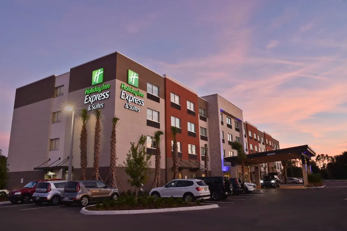 Holiday Inn Express & Suites - Orlando Southeast, an IHG Hotel