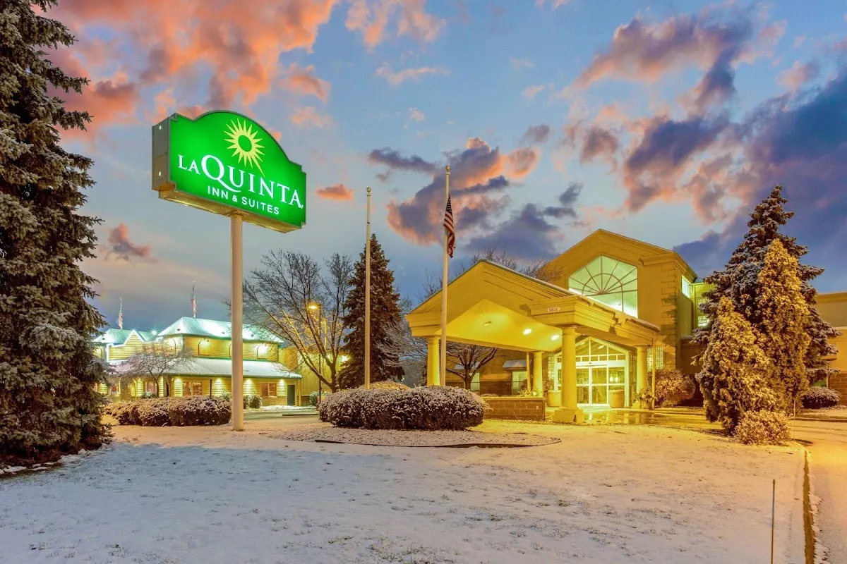 La Quinta Inn & Suites by Wyndham Appleton College Avenue
