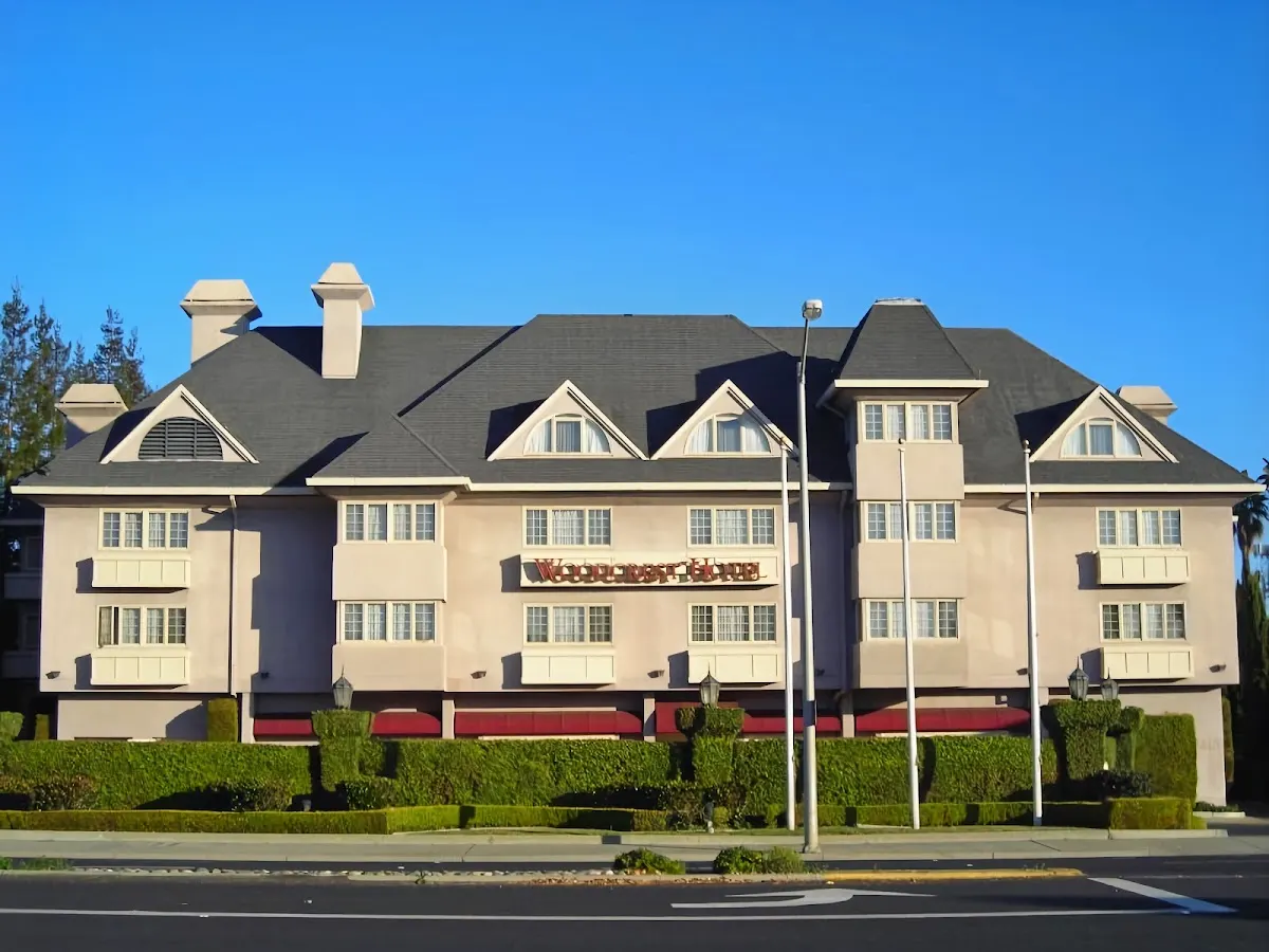 Woodcrest Hotel