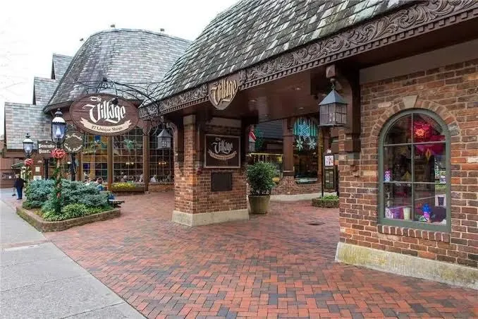 Laurel Inn Condominiums