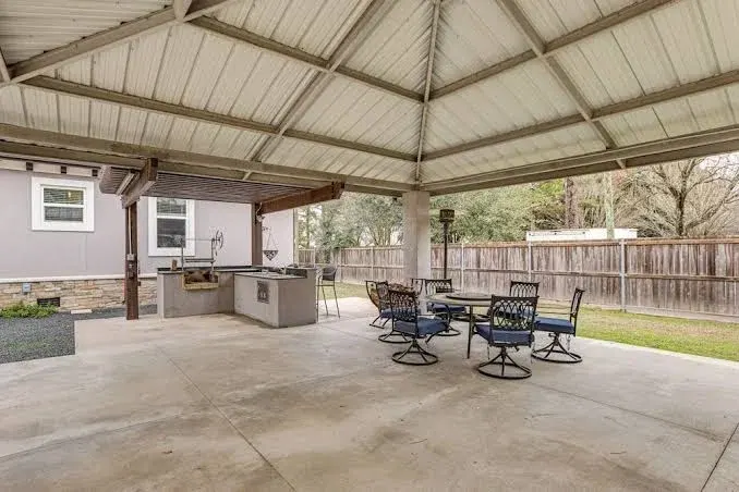 Pets Welcome: Home w/ Deck & Patio in Hockley!