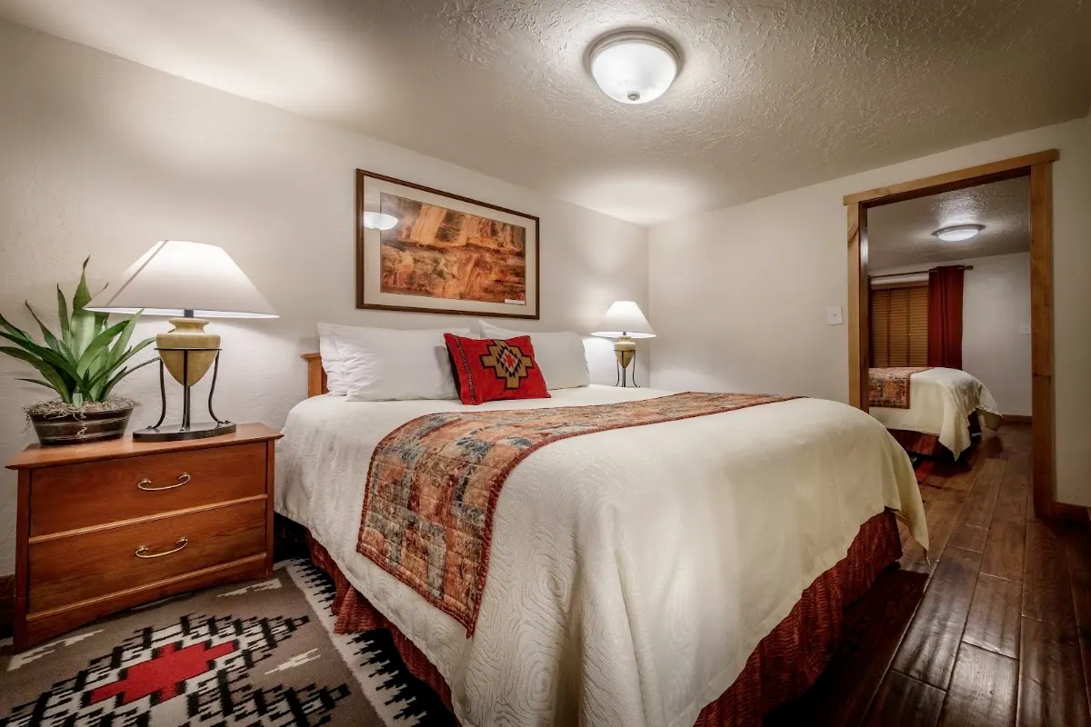 Stone Lizard Lodge